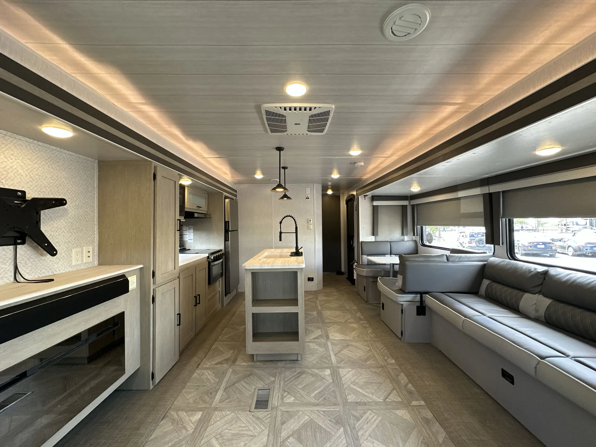 2023 Forest River Wildwood 27RE — living area main