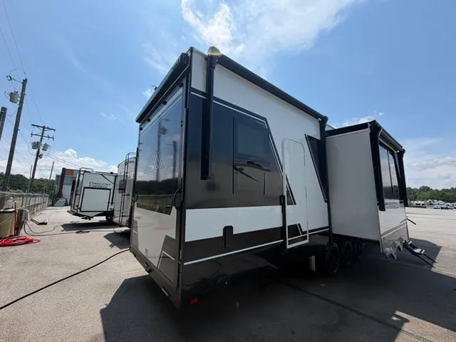 2027 Brinkley MODEL G 3520 - Photo 4