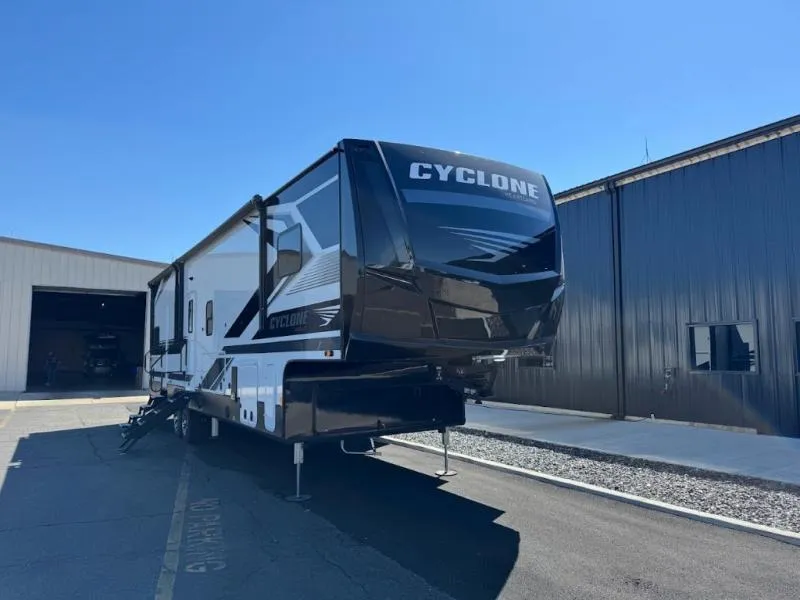 2027 Heartland Cyclone New    3511 - Photo 4