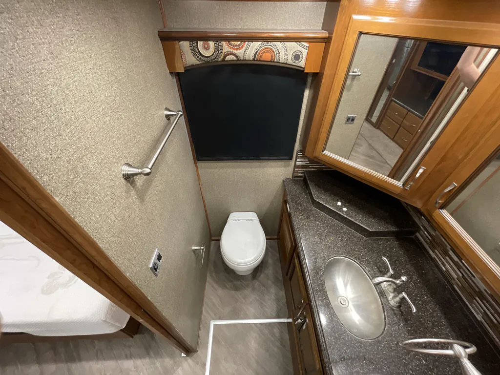 2018 Fleetwood Pace Arrow LXE 38K, Photos photo 16