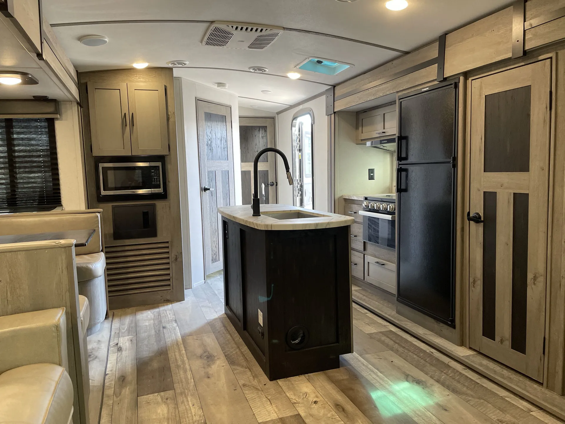 2021 Keystone Outback Ultra-Lite 292URL - Photo 3