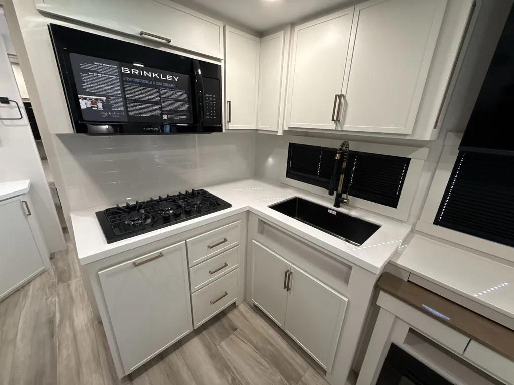 2027 Brinkley Model I 290, Photos photo 7