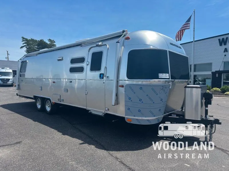 2026 Airstream Globetrotter 30RB - Photo 2