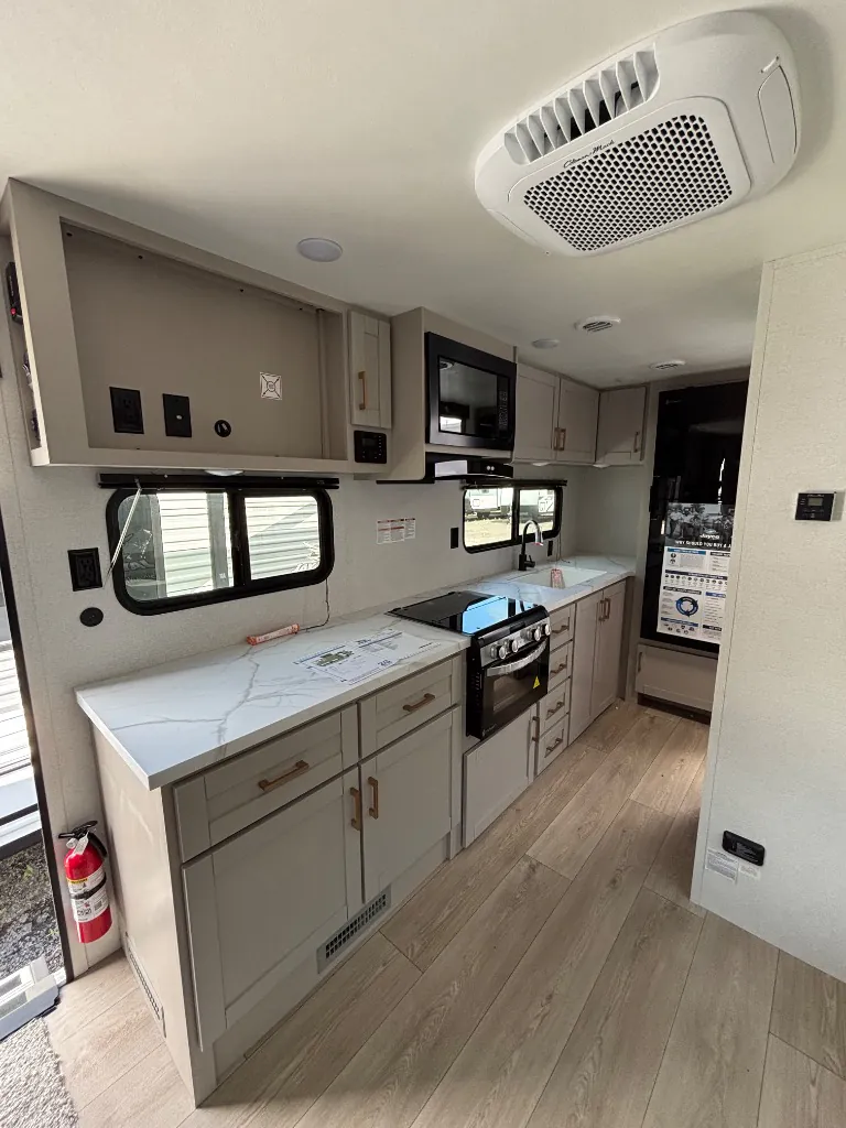 2027 Jayco Jay Flight 200MKS - Photo 4