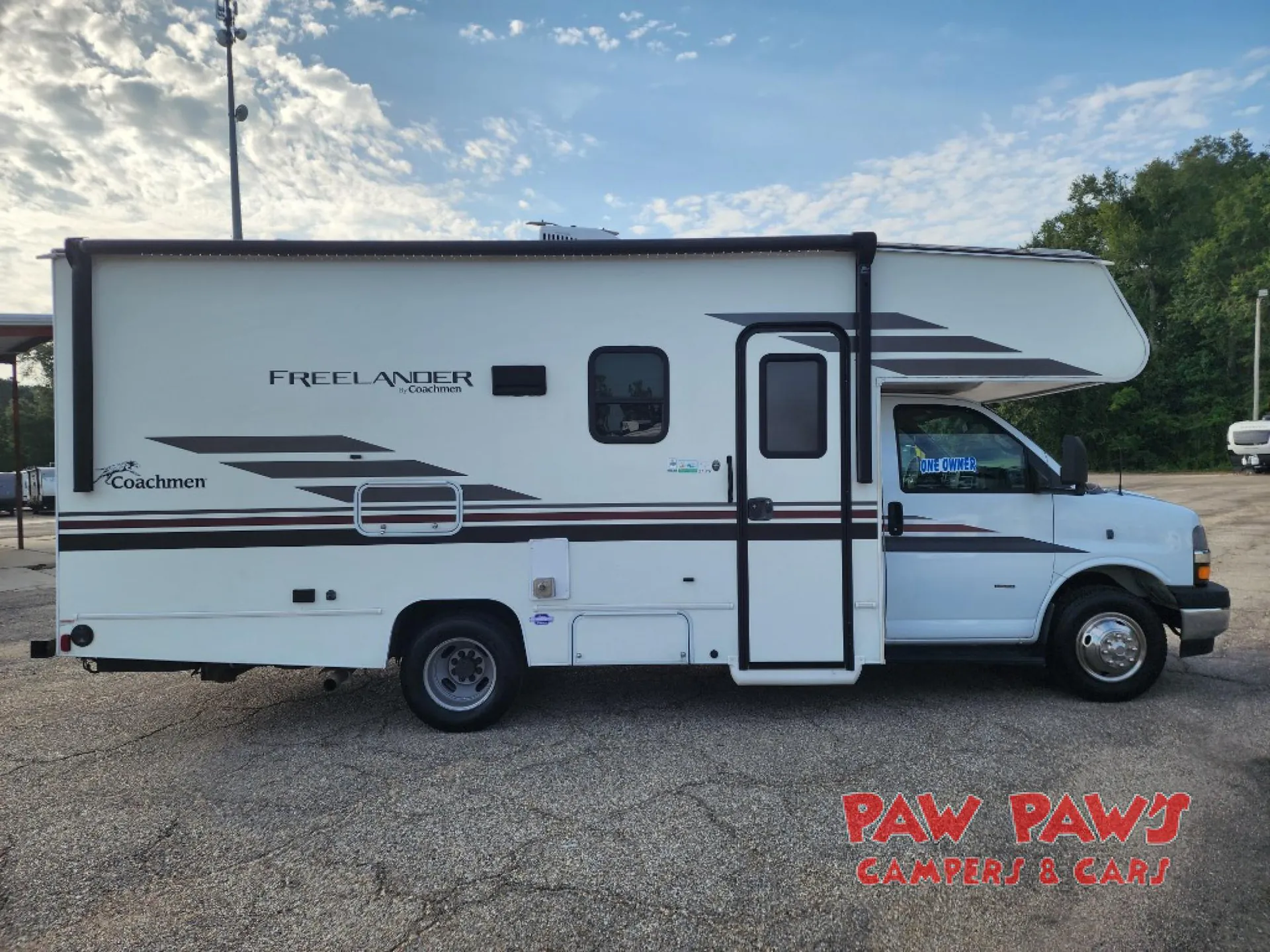 2022 Coachmen Freelander 21RS - Photo 3