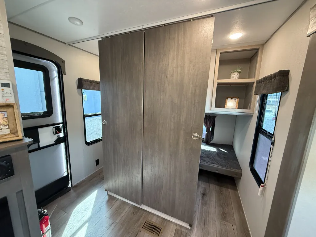 2026 Coachmen Catalina Legacy Edition 333DORM, Photos photo 11