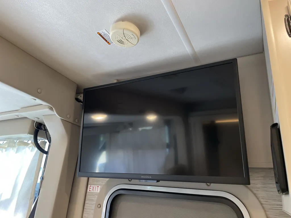 2023 Thor Motor Coach Axis 24.3, Photos photo 10