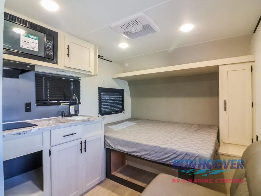 2027 Shasta Compact 17DB, Photos photo 15