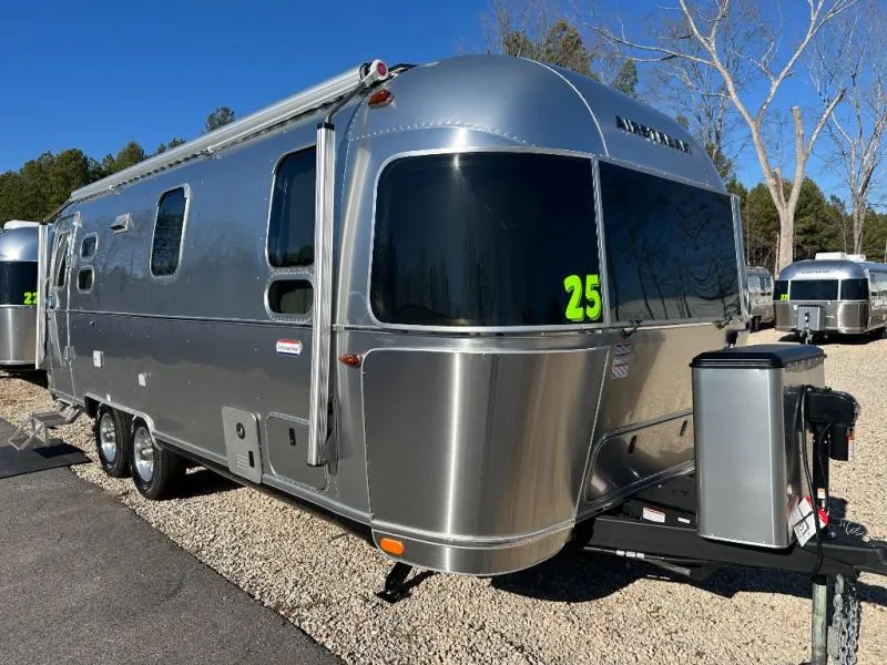 2026 Airstream International 25FB - Photo 3