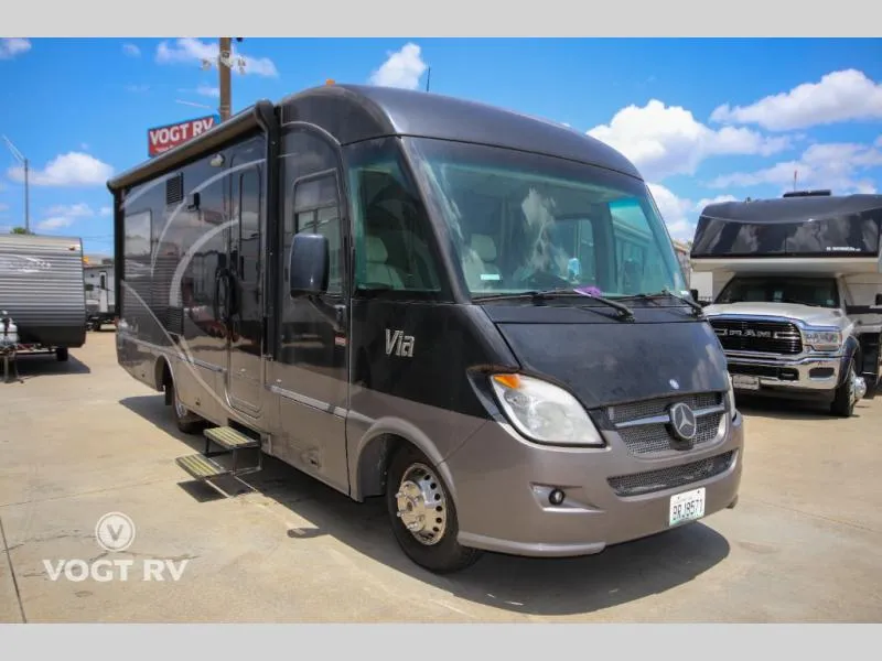 2014 Winnebago Via 25T - Main photo
