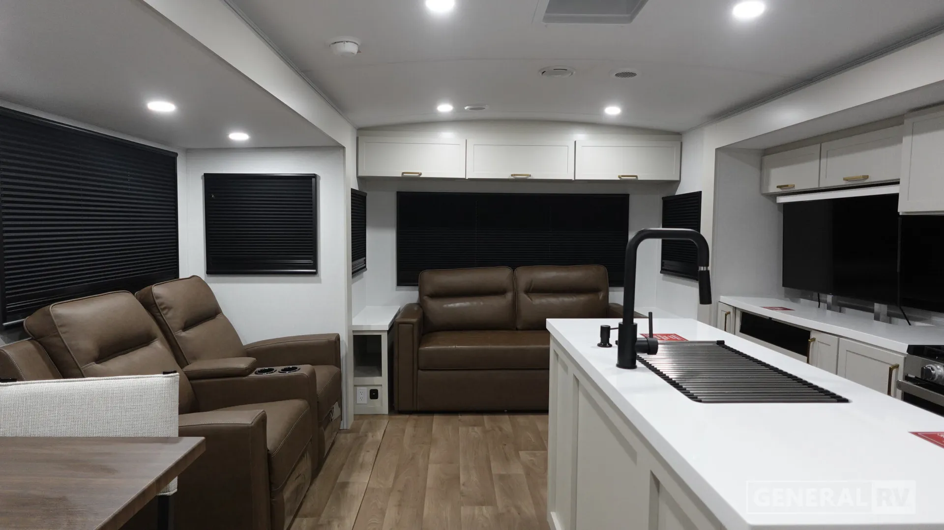 2027 Grand Design Imagine 2970RL - Photo 3