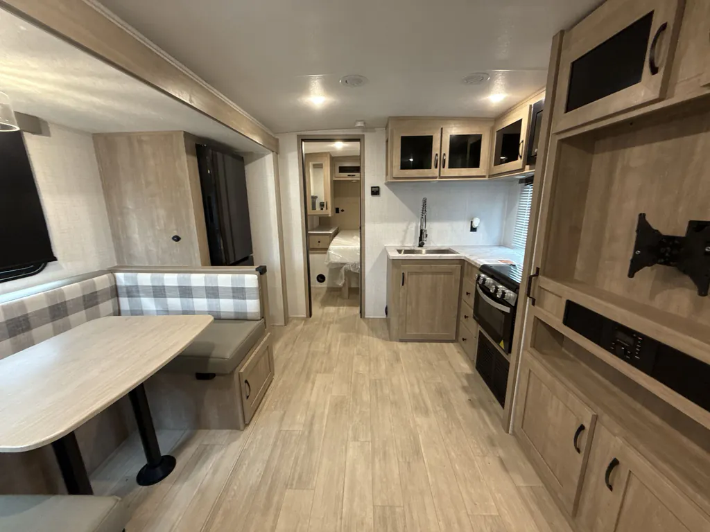 2025 Forest River Solaire 2430BHS, Photos photo 3