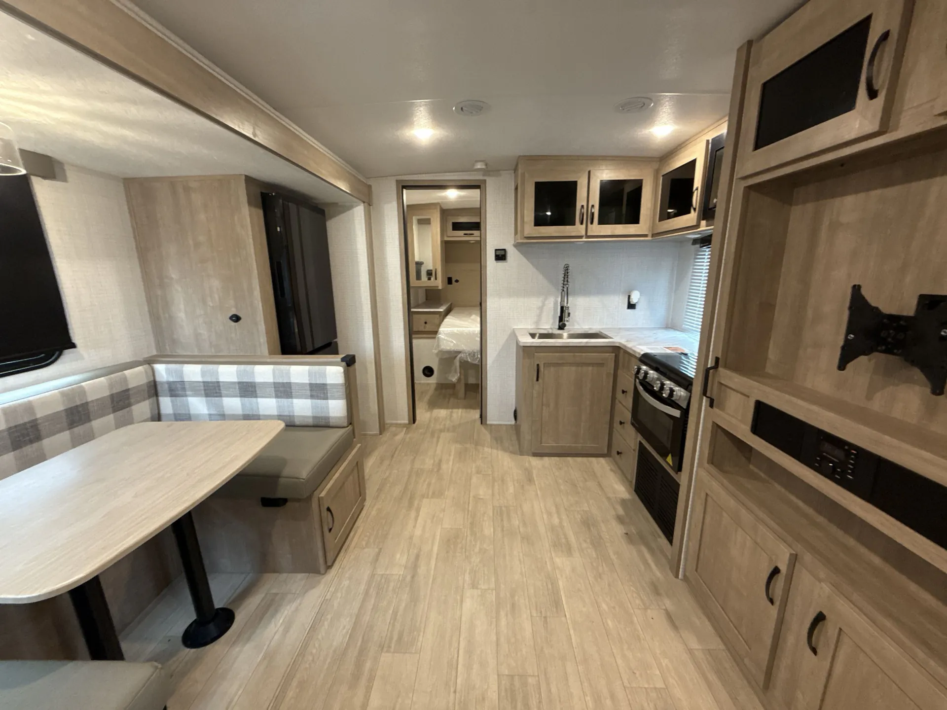 2025 Forest River Solaire 2430BHS - Photo 4