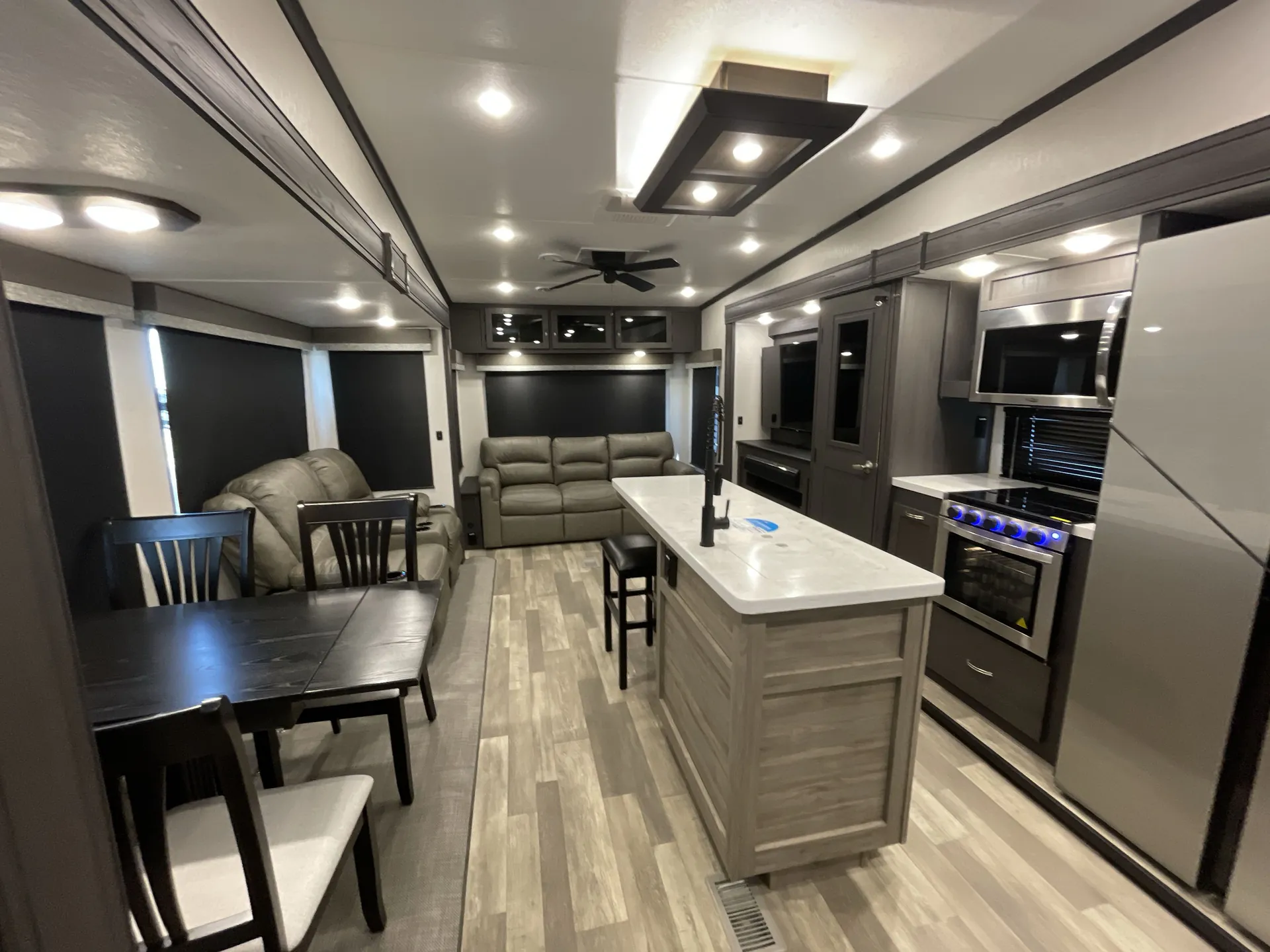 2024 Shasta Phoenix 336RL — living area main