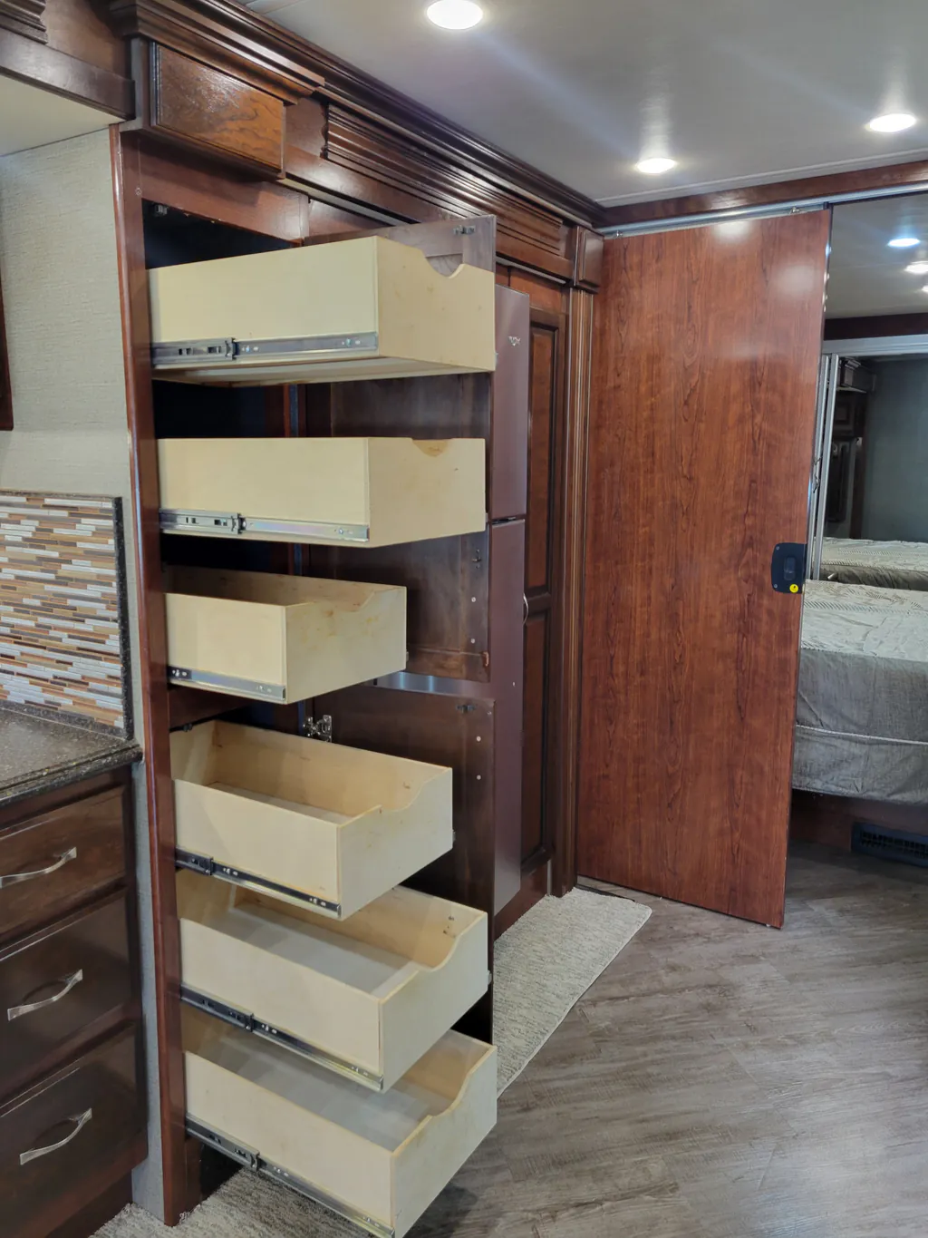 2018 Fleetwood Pace Arrow LXE 38F, Photos photo 24