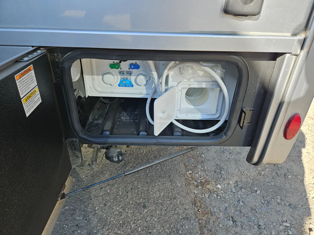 2021 Thor Motor Coach Tiburon 24FB, Photos photo 38