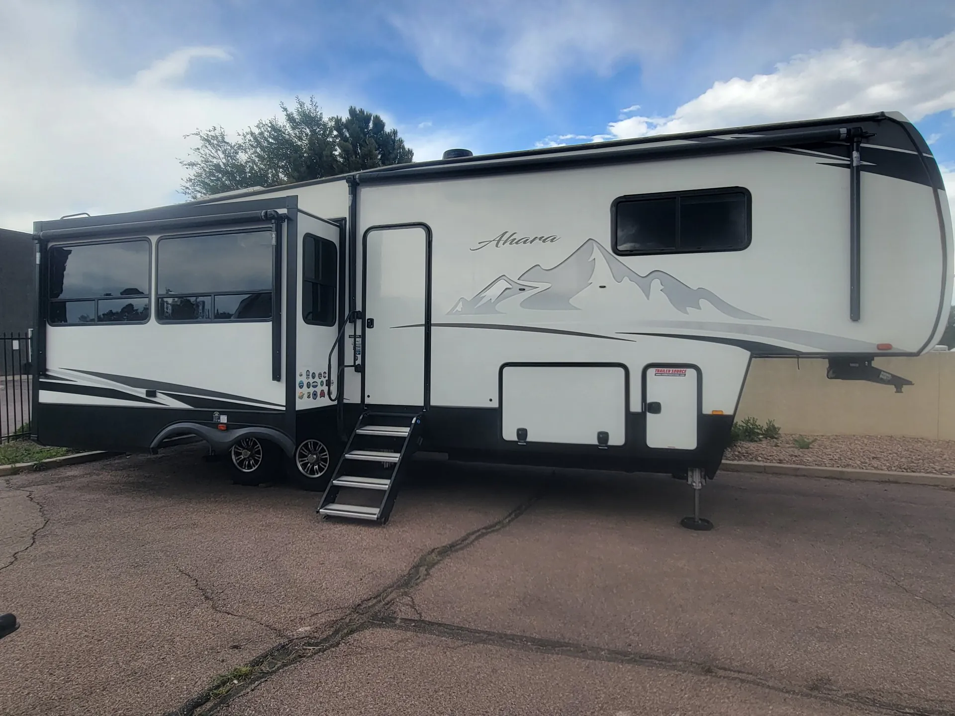 2022 East to West Ahara 325RL - Photo 3