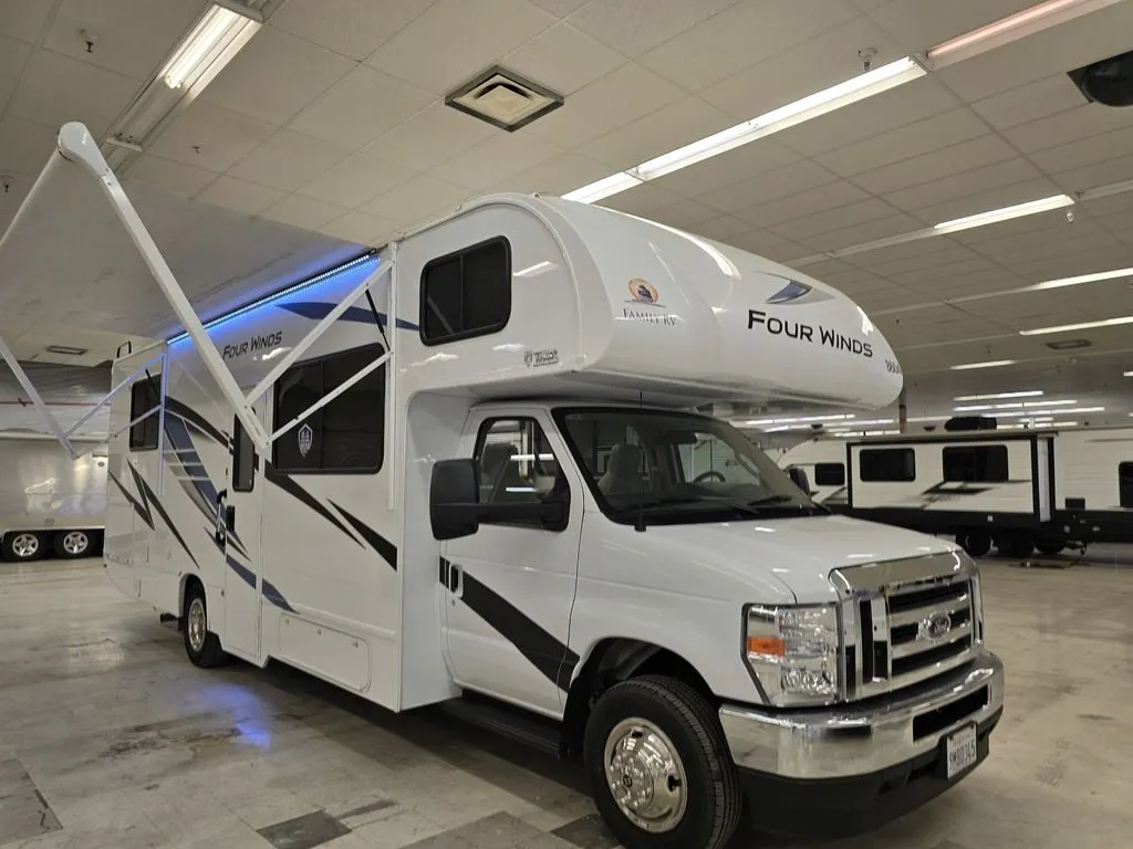 2025 Thor Motor Coach Four Winds 28A - Photo 2