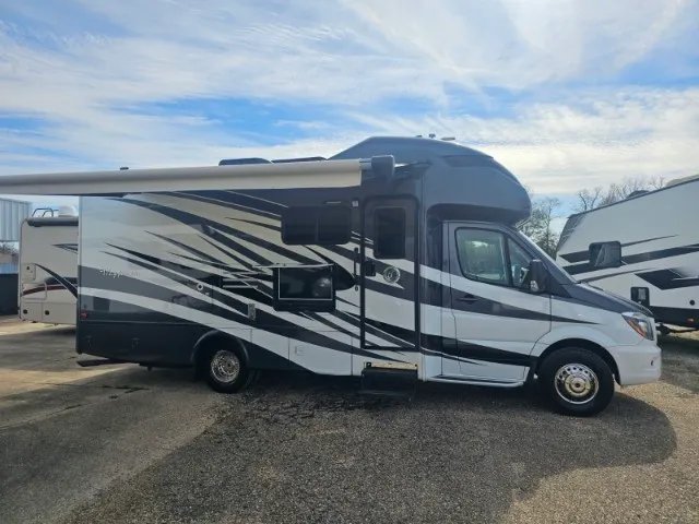 2018 TIFFIN MOTORHOMES WAYFARER 24FW - Photo 3