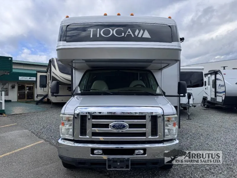 2008 Fleetwood Tioga 31M - Photo 2