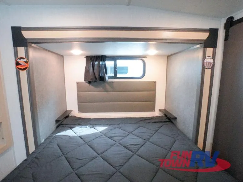 2026 Forest River Cardinal 34CRIB - Photo 4
