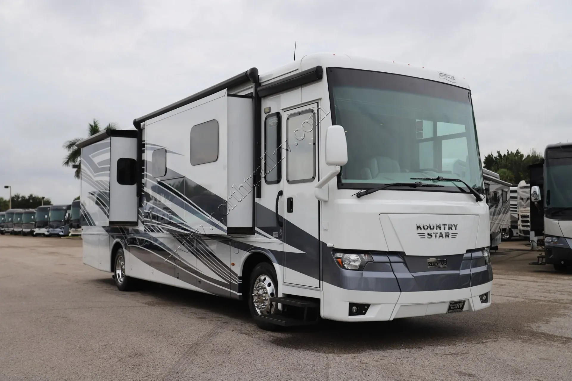 2022 Newmar Kountry Star 3709 - Photo 3