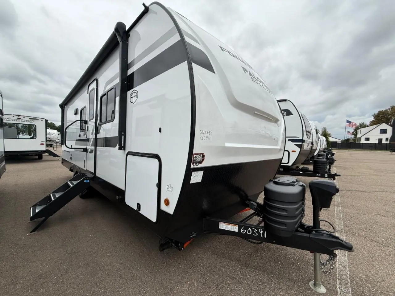 2025 Palomino Solaire 2420RBS - Photo 2