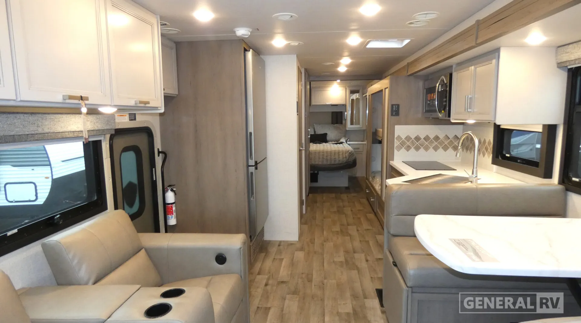 2026 Thor Motor Coach Palazzo GT 33.5 - Photo 3