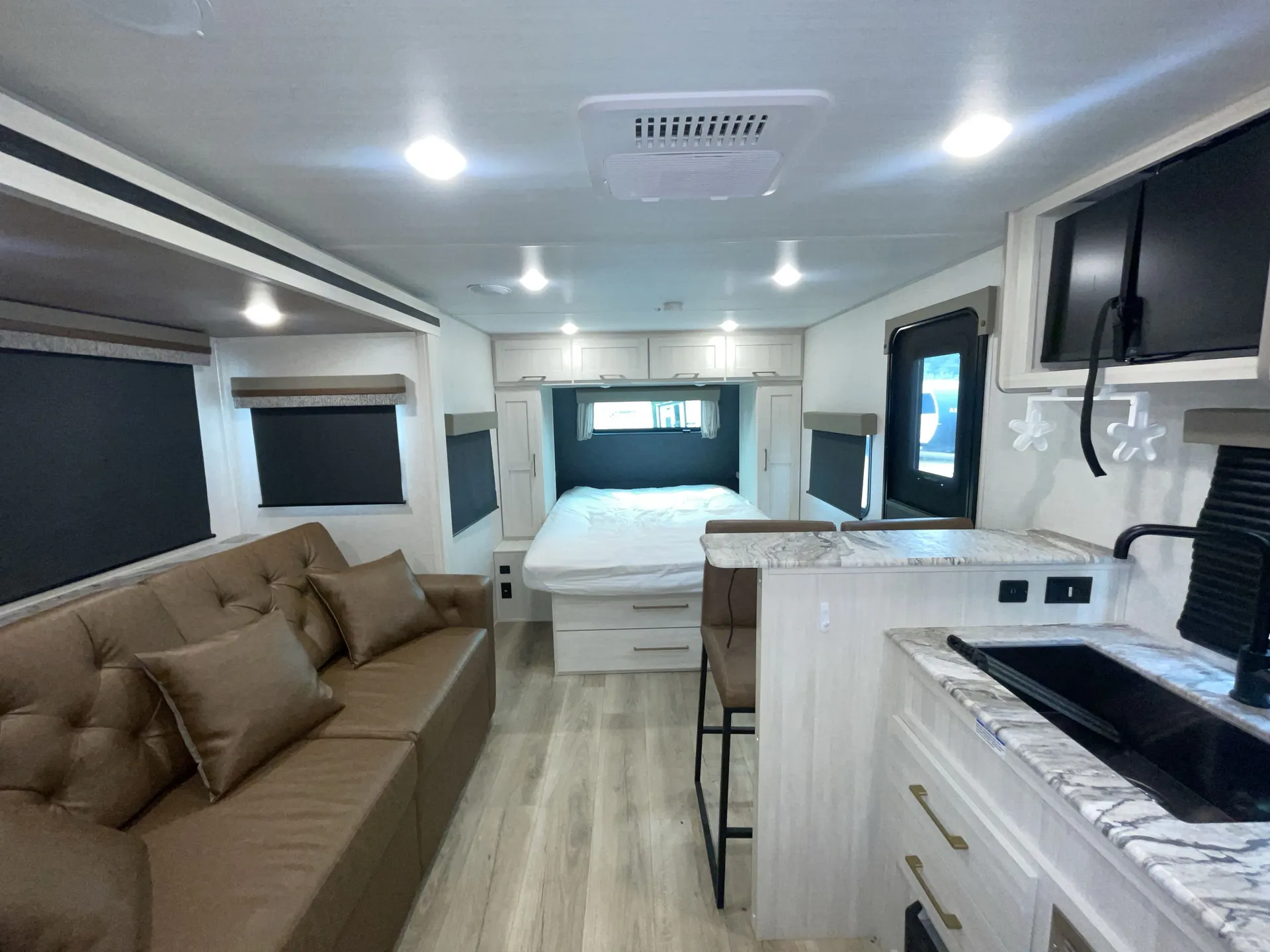 2024 Forest River Surveyor Legend 19SSLE — living area main