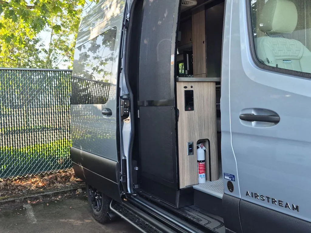 2027 Airstream Interstate 19GTX - Photo 4