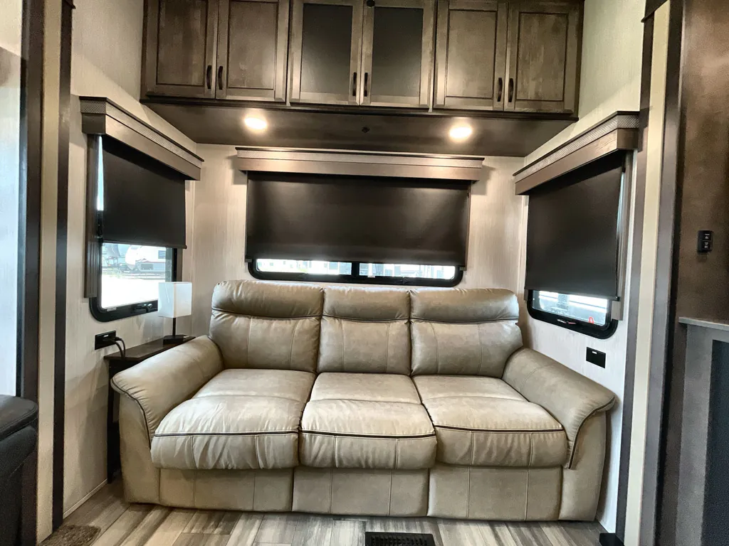 2022 Forest River Cedar Creek Champagne Edition 38EL, Photos photo 6