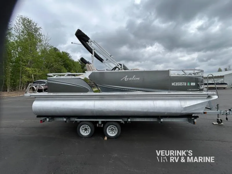 2015 Avalon Avalon Used   LSZ 2085 - Pontoon - Mercury 90hp CT - Photo 2