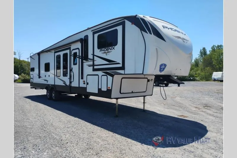 2024 Shasta Phoenix 334FL - Photo 3