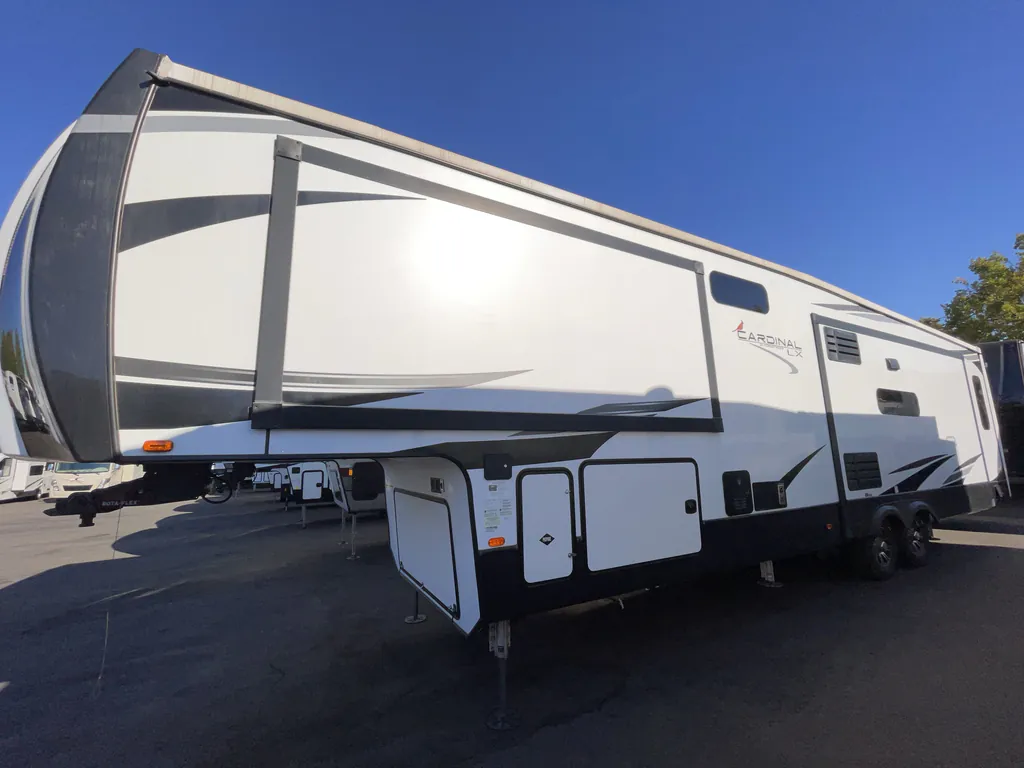 2022 Forest River Cardinal Luxury 380RLX, Photos photo 6
