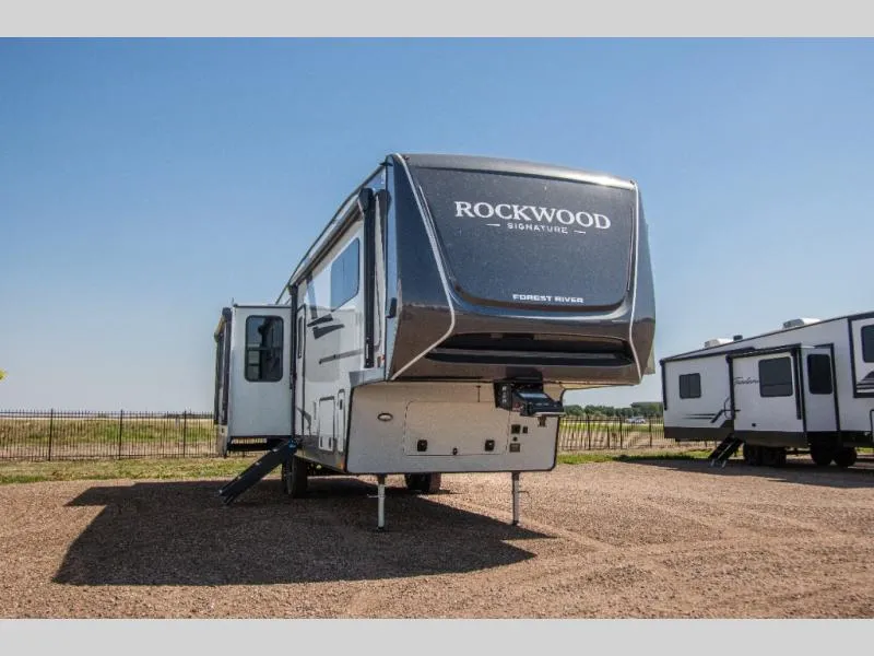 2027 Forest River Rockwood Signature 371RK - Photo 2