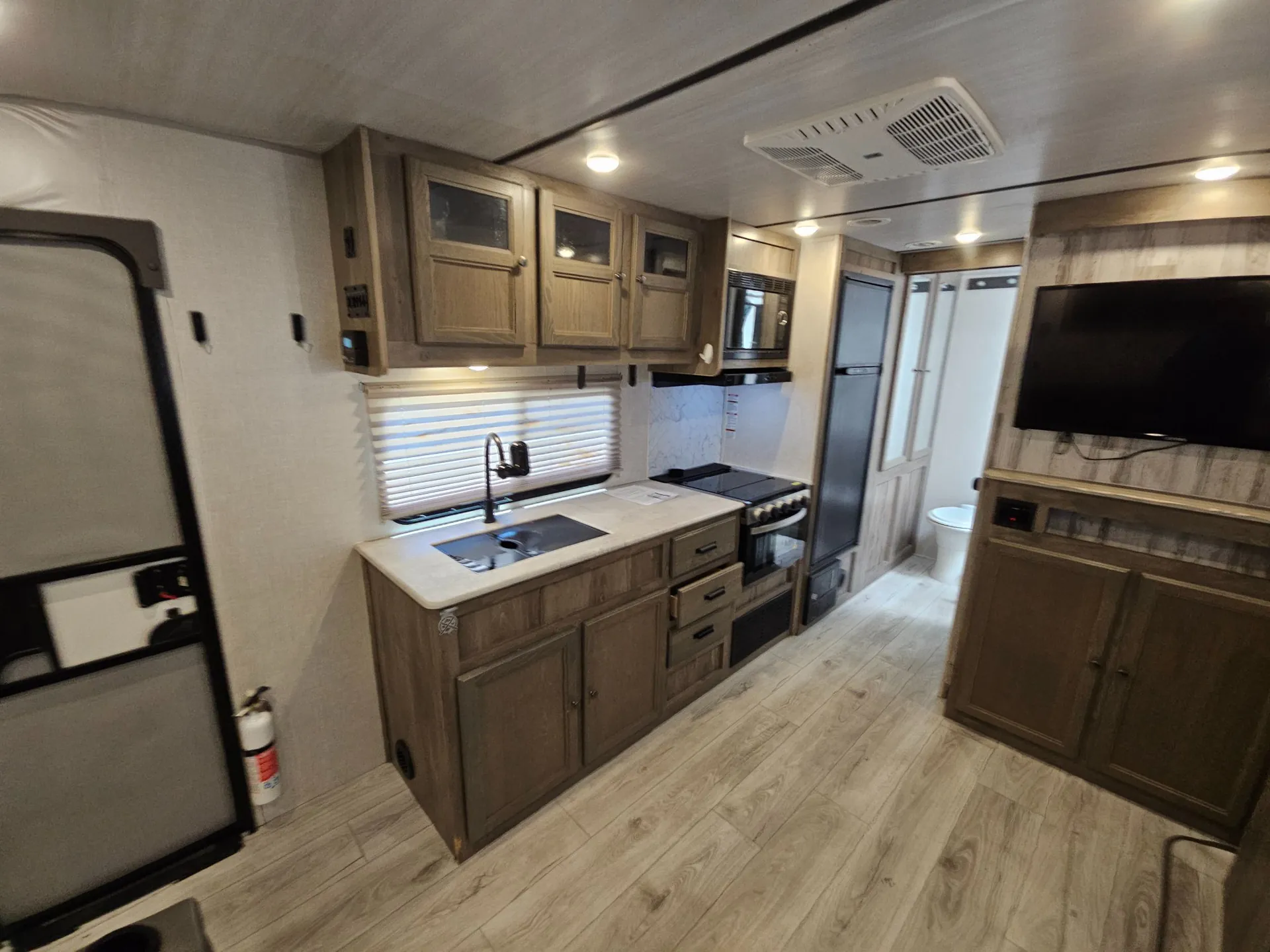 2022 Forest River Surveyor Legend 252RBLE — Photo 6