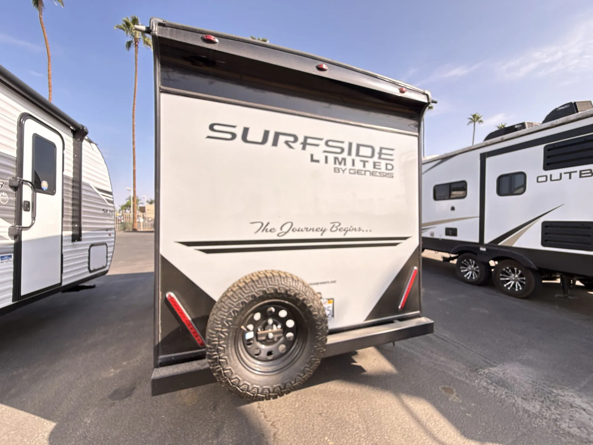 2024 Genesis Supreme Surfside 12FD - Photo 3