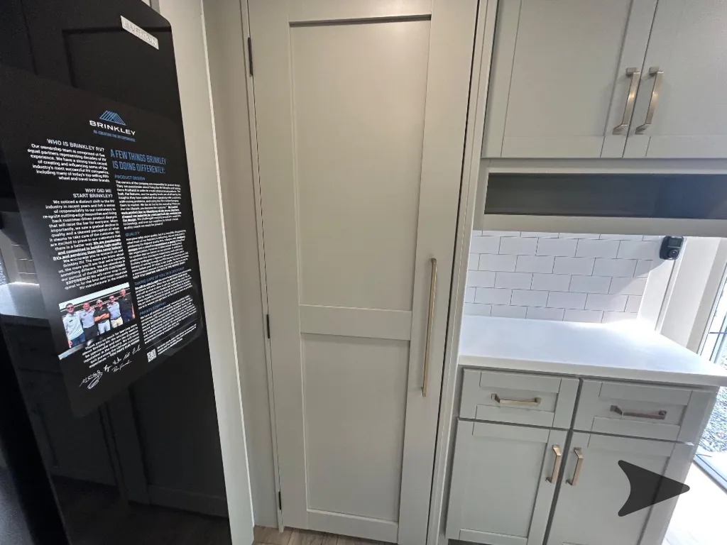 2026 Brinkley Model Z Air 297, Photos photo 21