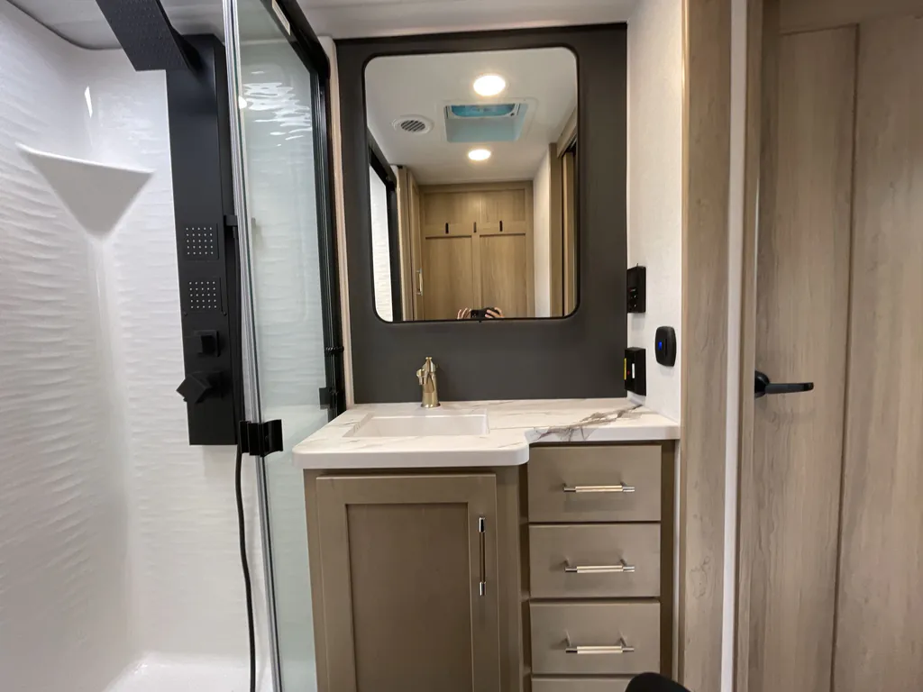 2026 Keystone Raptor 441, Photos photo 22