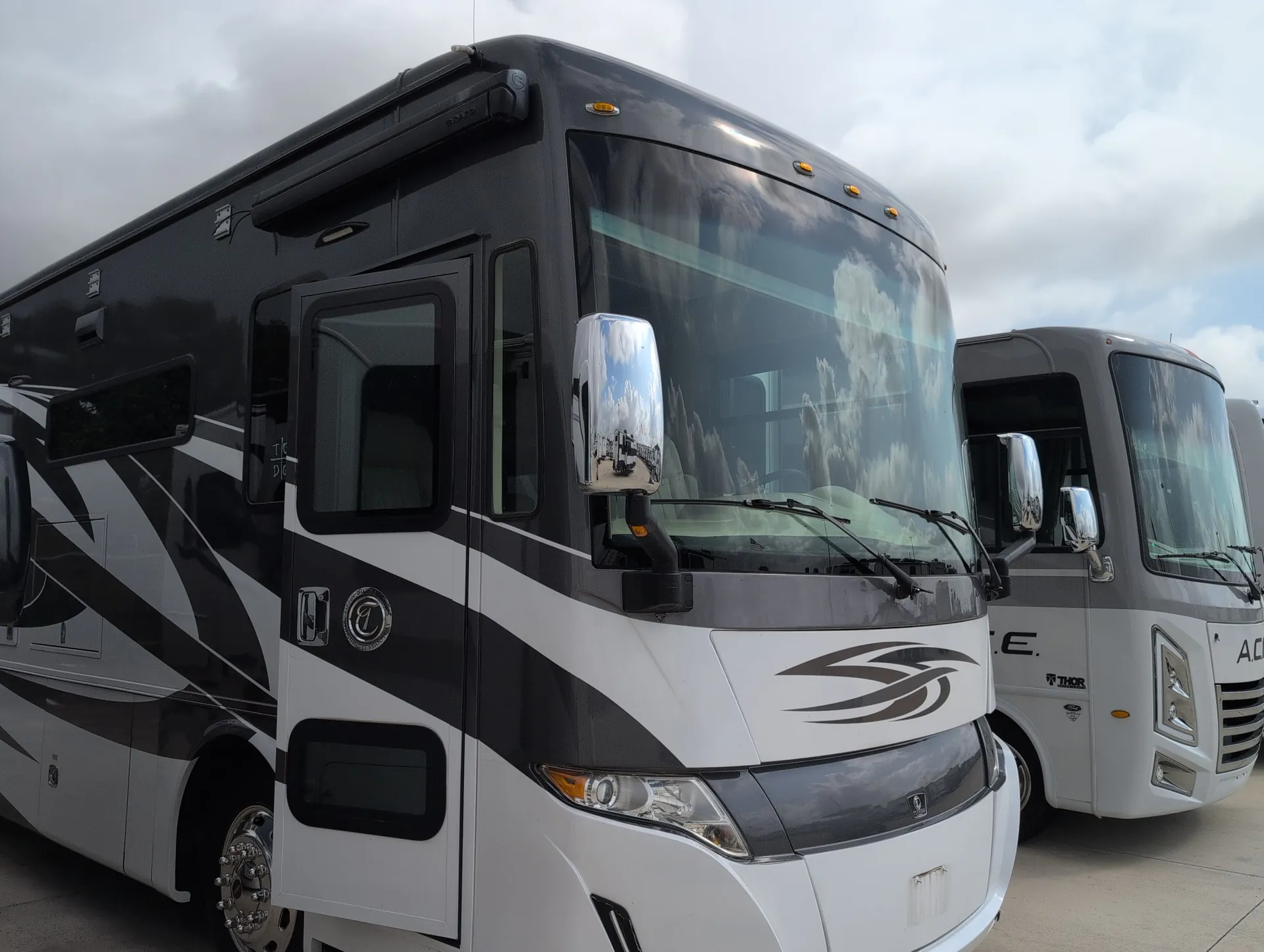 2021 Tiffin Allegro Red 340 38 LL - Photo 2