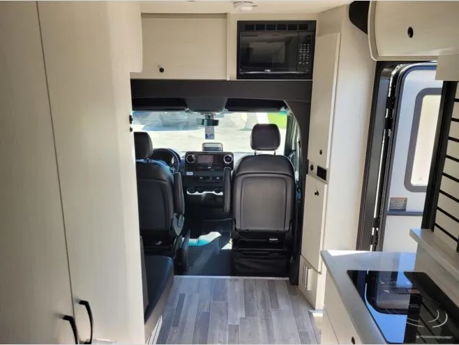2026 Pleasure-Way Plateau XLRB Std. Model - Photo 4