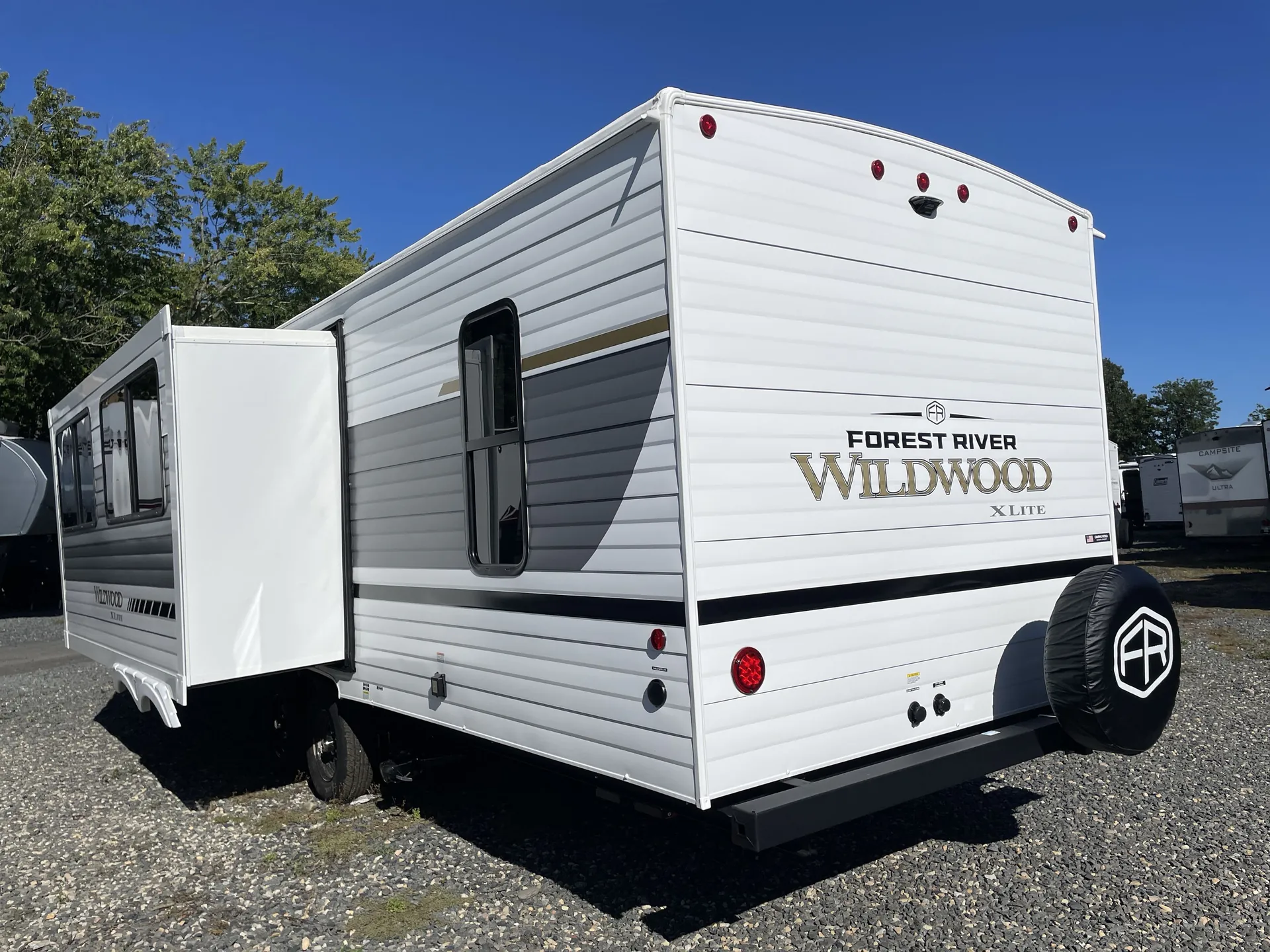 2027 Forest River Wildwood X-Lite 273QBXL — campside