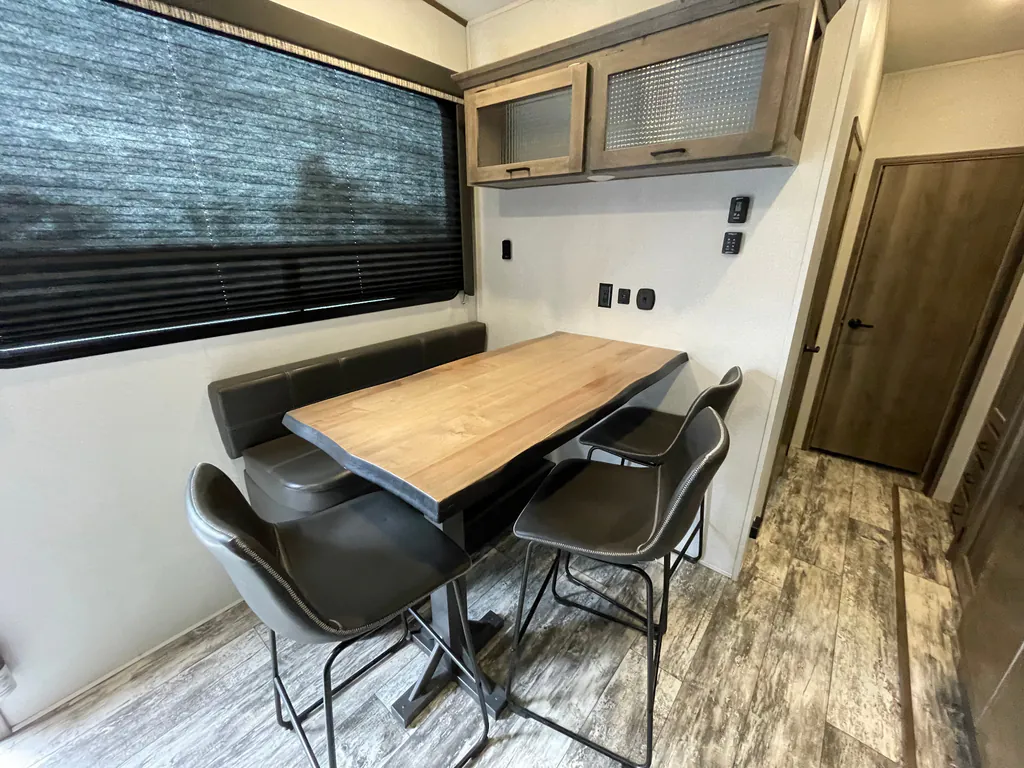 2021 Keystone Sprinter Limited 3340FWFLS, Photos photo 4