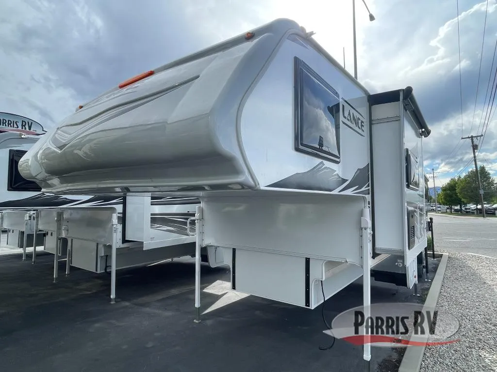 2026 Lance Lance Truck Campers 1062 - Photo 2