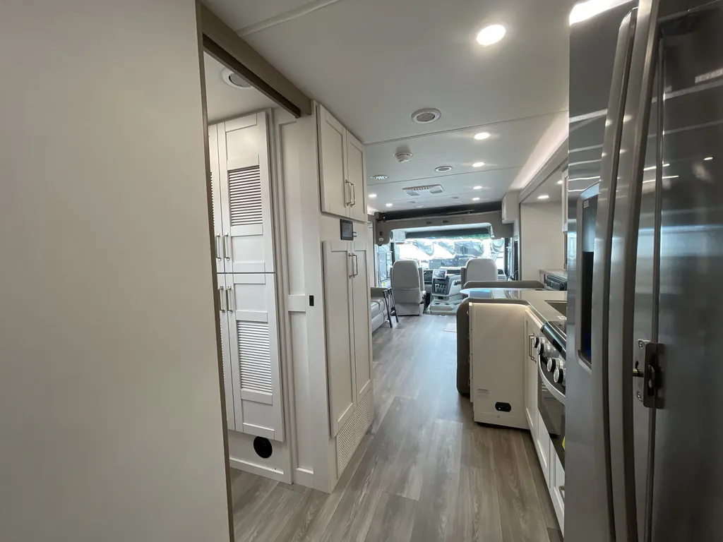 2027 Entegra Coach Vision XL 36C, Photos photo 29