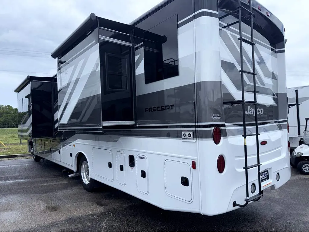 2027 Jayco Precept 36C - Photo 4