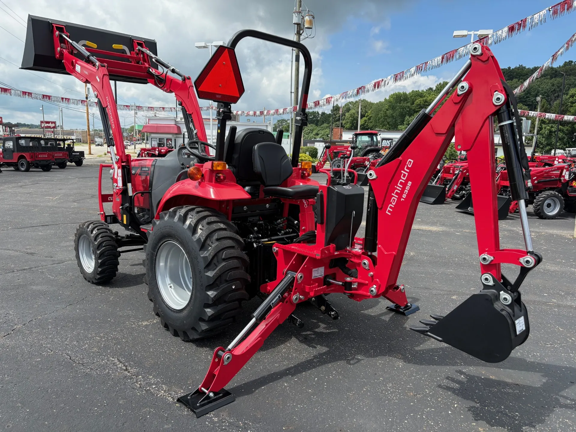 2026 Mahindra 1635 1635 HST - Photo 3