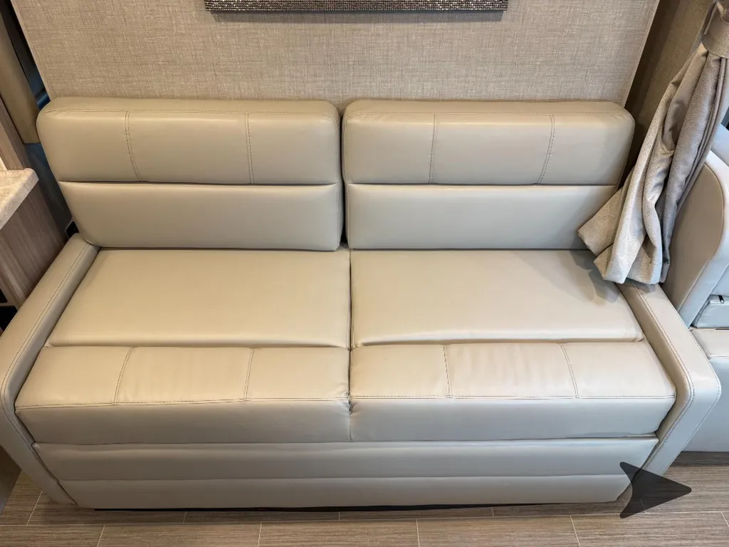 2022 Thor Motor Coach Tiburon 24FB, Photos photo 17