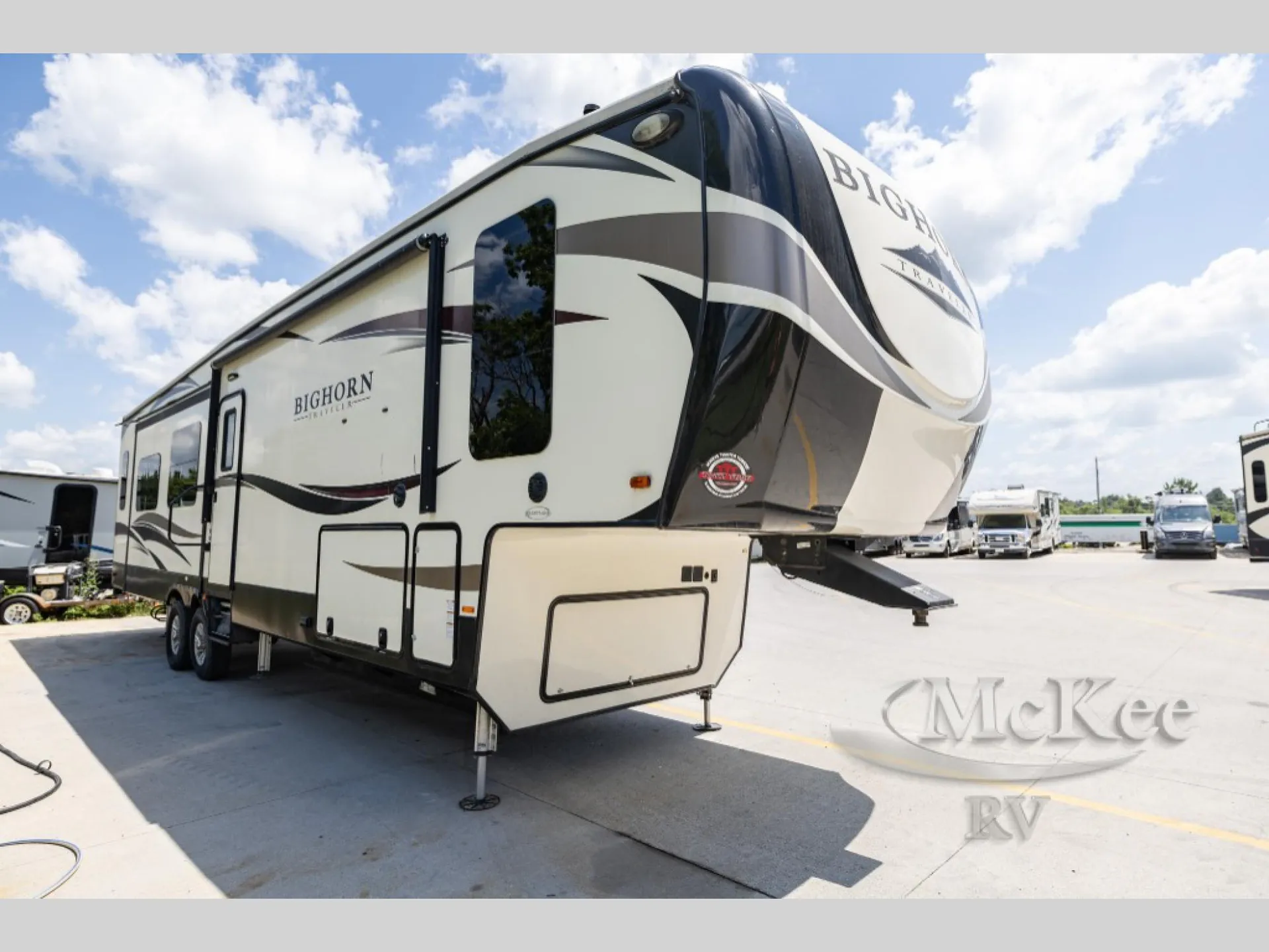 2018 Heartland Bighorn Traveler 37SS - Photo 2