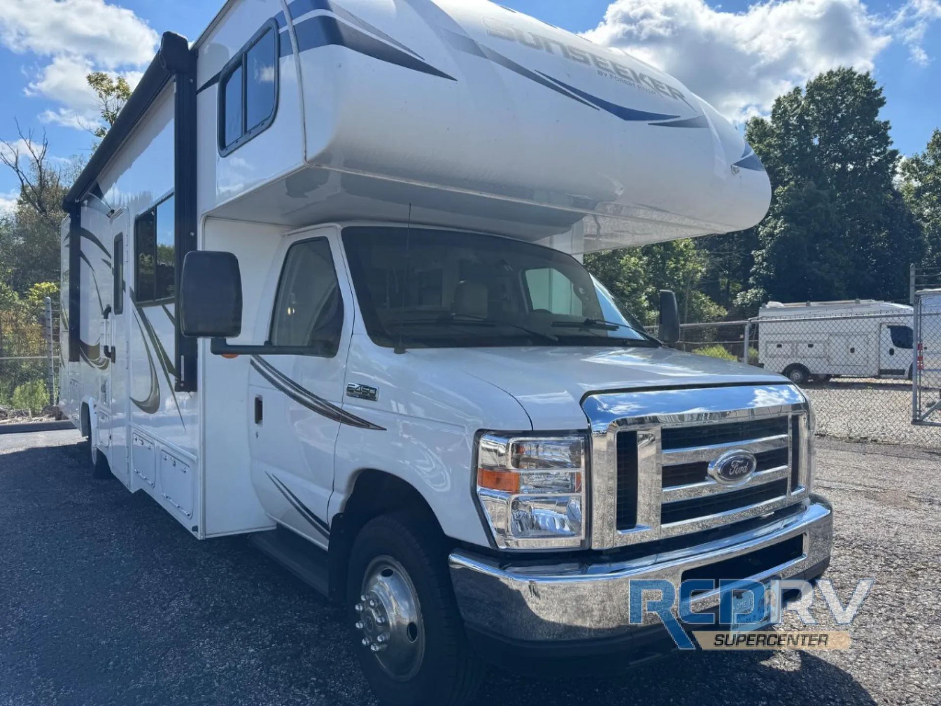 2019 Forest River Sunseeker 3270S - Photo 2